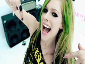 Avril Lavigne Smile (M)
